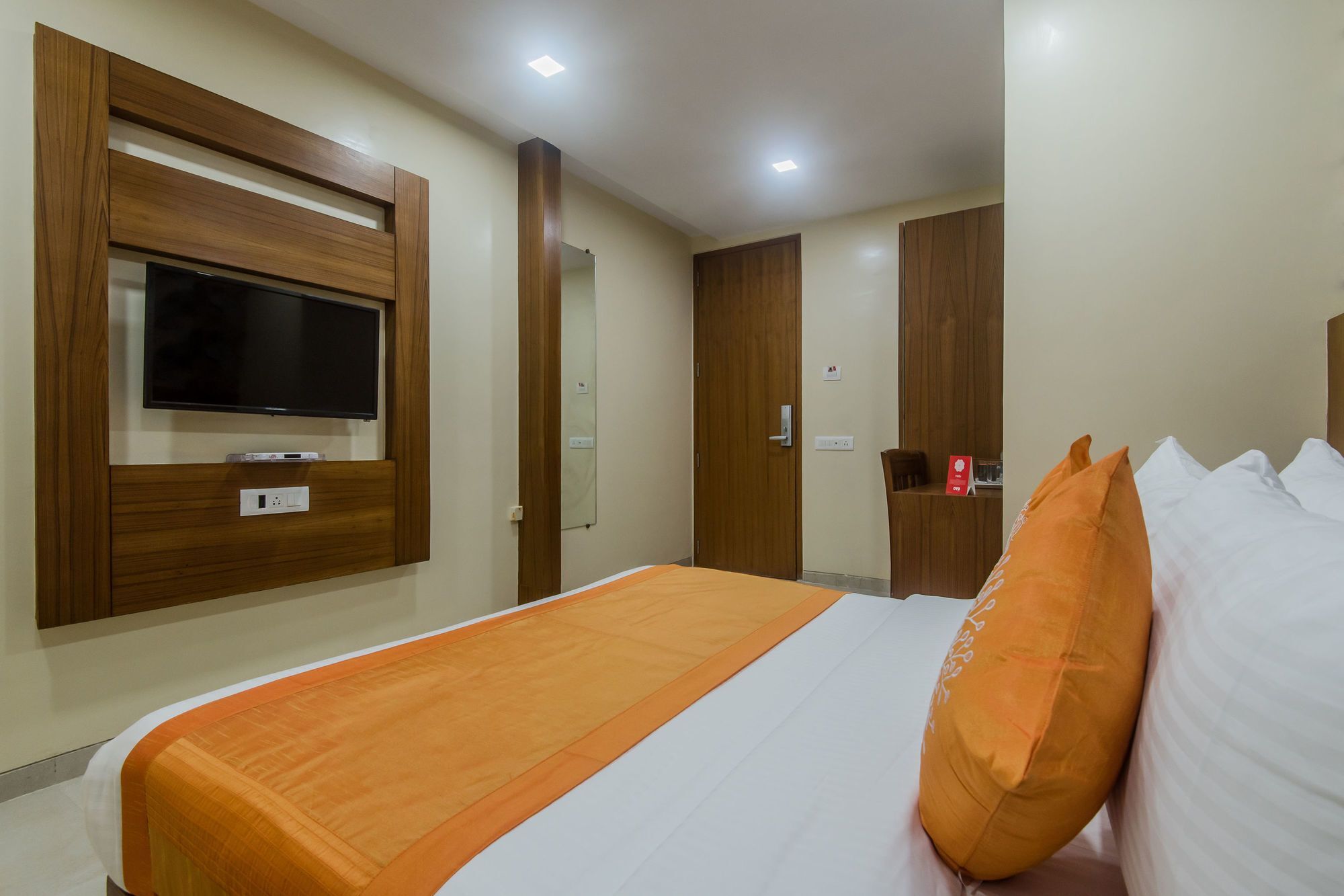 FabHotel Arton Suites Mumbai Exterior foto